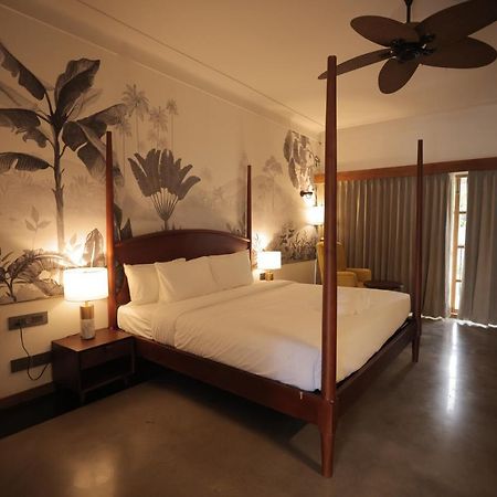 Prasanthi Hotel Коллам Экстерьер фото