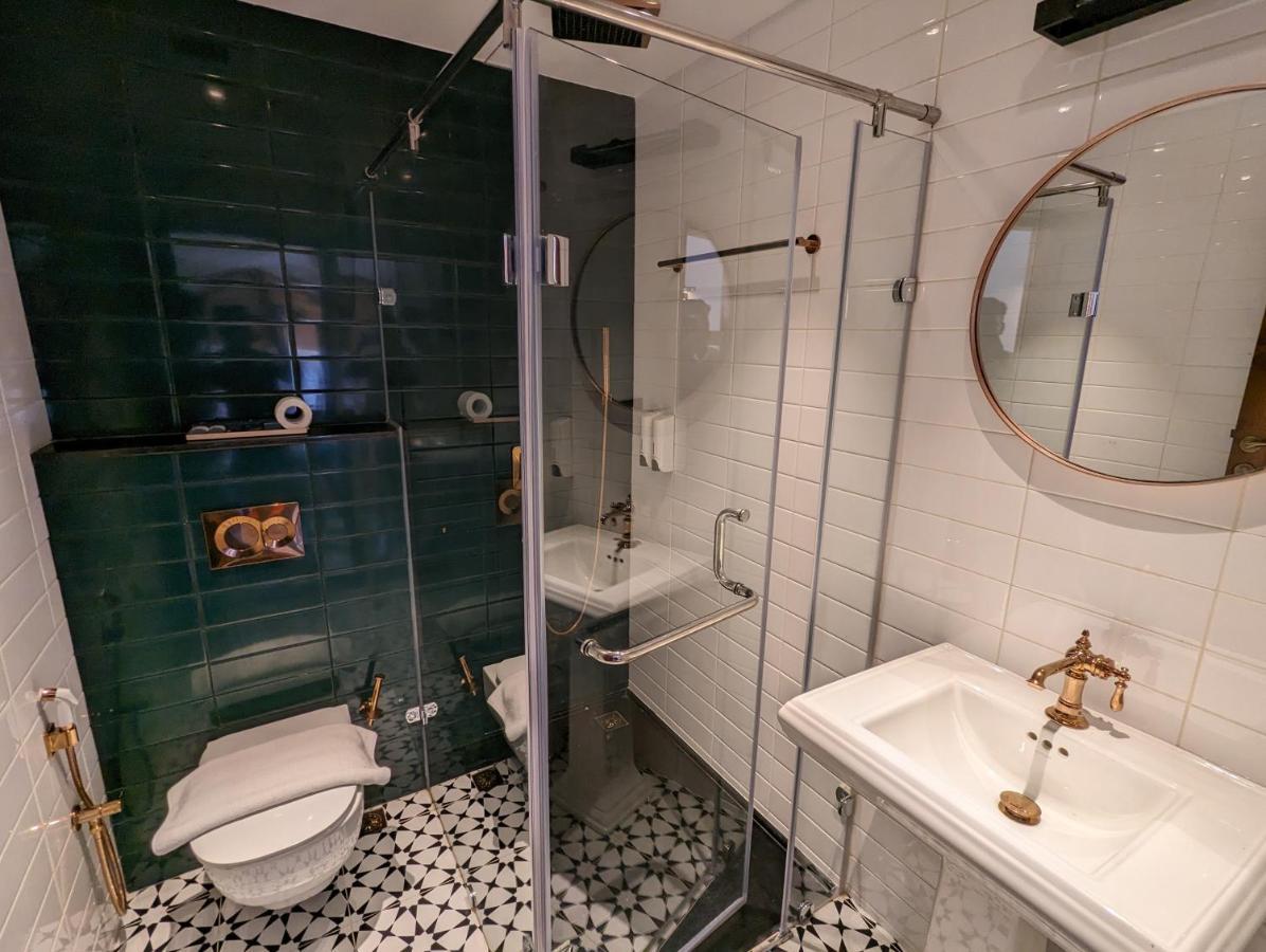 Prasanthi Hotel Коллам Экстерьер фото